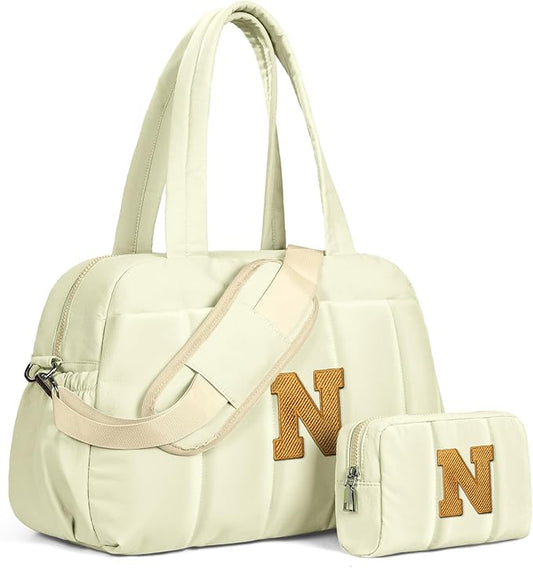 Duffle Bag for Travel Women, Travel Bags，Teenage Girls Gift Ideas-Initial Overnight Bag with Wet Pocket，Lightweight Weekender Bags Personalized Gym Tote with Makeup Pouch