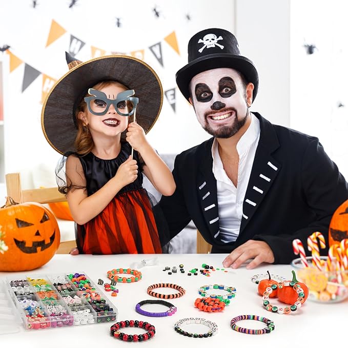 Gionlion 700Pcs Halloween Polymer Clay Beads Bracelet Making Kit, Pumpkins Skulls Ghosts Spiders Bats Pony Letter Beads for Halloween Party Favors, Toys Gifts for 4+ Year Old Kids